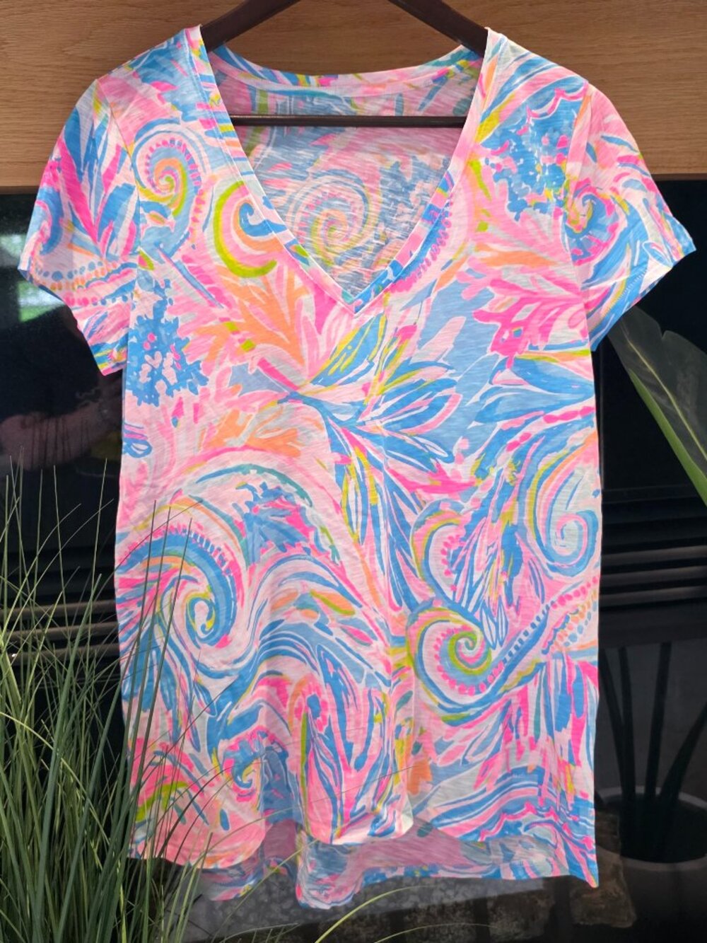 EEUC Etta  V Neck Top in Carnival Coral 🩷🧡💛💚🩵💜 Size Medium